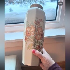 Beautiful Vintage Cream Coloured Floral Ceramic Vase with Gold Details.